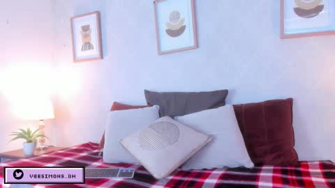 Vee Simons online show from March 14, 2026, 8:25 pm