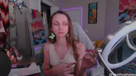 Snapshot of veeweatherbee chatting on July 6, 2026, 7:05 pm Violet Weatherbee online show from July 6, 2026, 7:05 pm