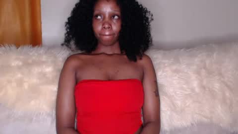 Snapshot of veey_dellah chatting on August 4, 2026, 3:53 am veey online show from August 4, 2026, 3:53 am