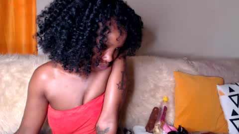 Snapshot of veey_dellah chatting on August 5, 2026, 3:53 am veey online show from August 5, 2026, 3:53 am