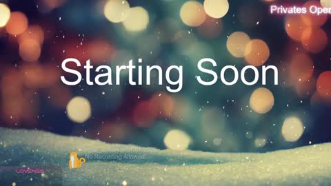 Snapshot of vegas_romance chatting on January 8, 2025, 4:44 am vegas_romance online show from January 8, 2025, 4:44 am