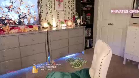 vegas_romance online show from June 21, 2026, 11:51 pm
