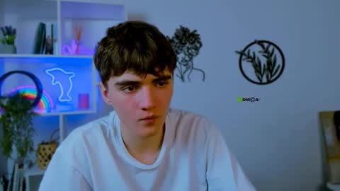 Snapshot of veldi_to chatting on February 23, 2026, 12:24 pm veldi_to online show from February 23, 2026, 12:24 pm