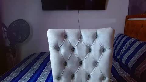 velk_hot1 online show from April 14, 2026, 12:22 pm