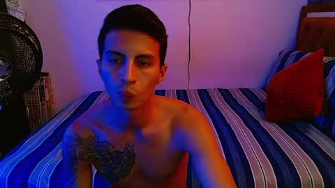 Snapshot of velk_hot1 chatting on May 23, 2026, 4:44 pm velk_hot1 online show from May 23, 2026, 4:44 pm