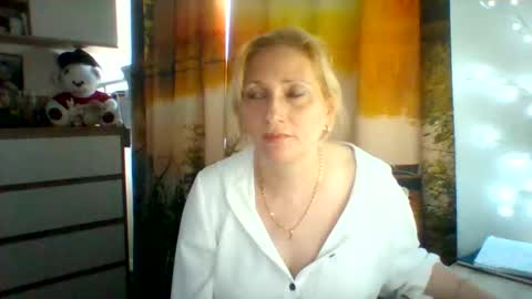Snapshot of velka_raspberry chatting on May 25, 2026, 9:15 am velka_raspberry online show from May 25, 2026, 9:15 am
