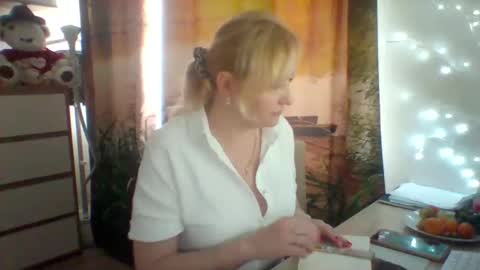 Snapshot of velka_raspberry chatting on June 3, 2026, 12:52 pm velka_raspberry online show from June 3, 2026, 12:52 pm