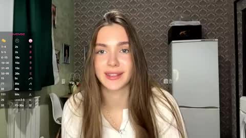 Nia online show from April 16, 2026, 5:14 pm