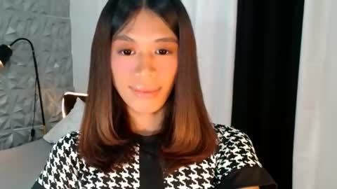 velvet_angela online show from July 27, 2026, 8:10 am