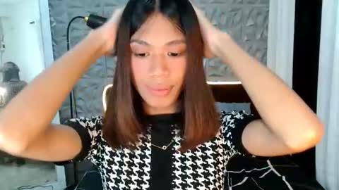 velvet_angela online show from July 28, 2026, 2:13 pm