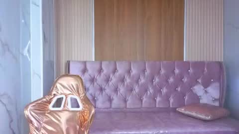 velvet_celeste_b online show from June 11, 2026, 12:32 am