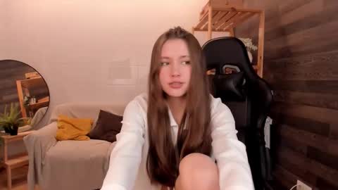 velvet_cherry online show from October 9, 2025, 3:32 pm