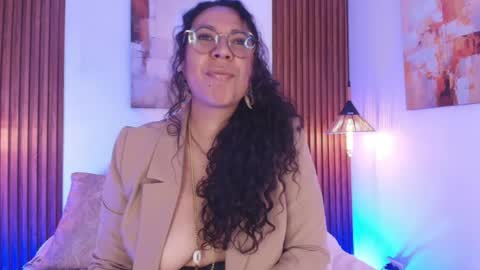 Emma Curly online show from May 11, 2026, 2:45 pm