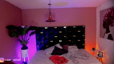 Isabella  online show from April 17, 2026, 11:46 am