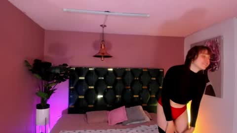 Isabella  online show from June 19, 2026, 11:47 am