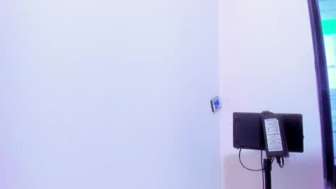 velvet_giirll online show from June 1, 2026, 7:04 pm