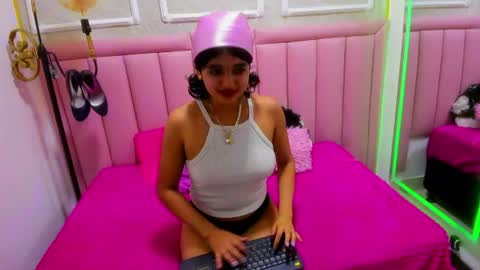 velvet_giirll online show from June 23, 2026, 5:38 am