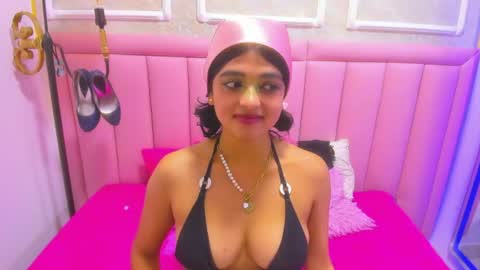 velvet_giirll online show from June 30, 2026, 4:52 pm