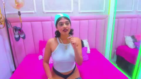 velvet_giirll online show from July 3, 2026, 3:57 am