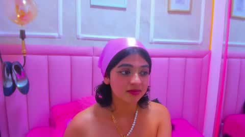 velvet_giirll online show from July 11, 2026, 3:09 am