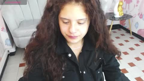 velvet_moon_v online show from April 1, 2026, 1:12 pm