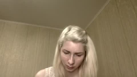 Snapshot of velvet_pearl chatting on July 20, 2026, 4:42 pm Velvet Pearl online show from July 20, 2026, 4:42 pm
