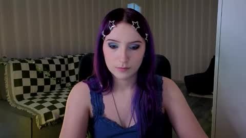 Snapshot of velvet_siren chatting on June 4, 2026, 11:05 am Violet online show from June 4, 2026, 11:05 am