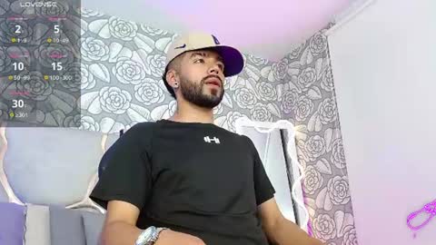 velvetdaniels_tay online show from July 15, 2026, 4:29 am