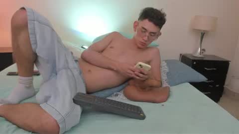 Snapshot of velvetkai chatting on July 14, 2026, 10:21 am VELVE online show from July 14, 2026, 10:21 am