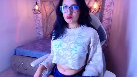 velvetluxe_ online show from November 14, 2025, 7:34 pm