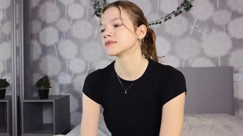 Kelly online show from November 4, 2025, 6:23 am