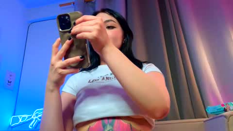 velvetvibes_ online show from June 2, 2026, 2:35 am