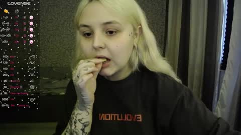 eva 3 online show from October 8, 2025, 11:19 am