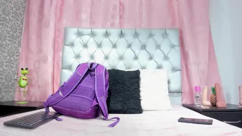 veneno hot online show from December 15, 2025, 1:04 pm