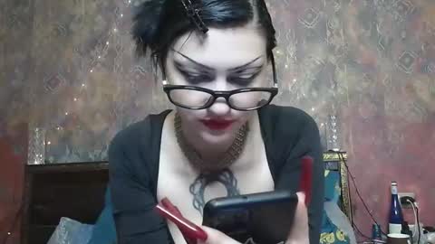 Snapshot of venera_goddess chatting on December 3, 2025, 9:18 am Naly online show from December 3, 2025, 9:18 am