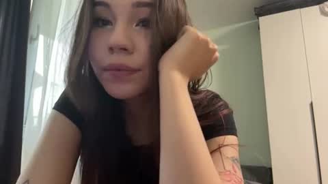 Snapshot of venessasatterwhite chatting on July 2, 2026, 2:34 pm Milla online show from July 2, 2026, 2:34 pm