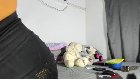 vennuss01 online show from March 25, 2026, 10:49 pm