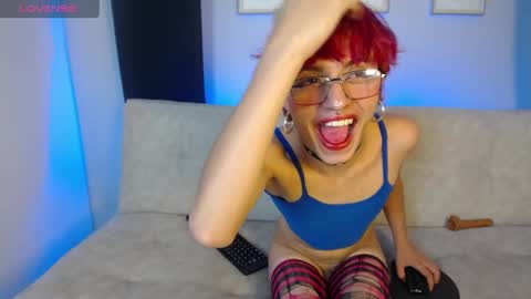 venus_999_ online show from May 14, 2026, 9:32 pm