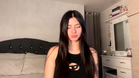 Snapshot of venus_art11 chatting on December 19, 2024, 10:45 am venus_art11 online show from December 19, 2024, 10:45 am