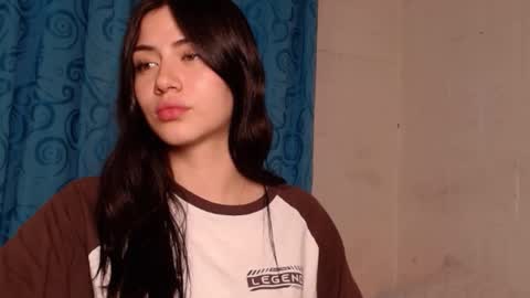 Snapshot of venus_art11 chatting on December 27, 2024, 4:15 am venus_art11 online show from December 27, 2024, 4:15 am