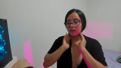 Snapshot of venus_cat_ chatting on October 22, 2025, 1:28 am Venus online show from October 22, 2025, 1:28 am