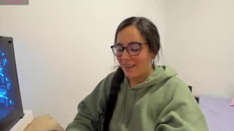 Snapshot of venus_cat_ chatting on October 23, 2025, 1:05 am Venus online show from October 23, 2025, 1:05 am