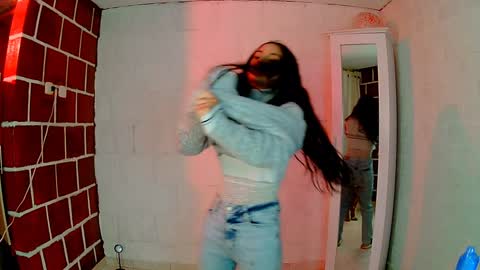 Snapshot of venus_megan chatting on December 27, 2024, 12:29 am emily independent account MY conextion 1100 GTM to 17hr GTM online show from December 27, 2024, 12:29 am