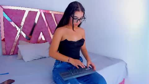 Snapshot of venus_secrets chatting on June 12, 2026, 9:46 pm VERONICA online show from June 12, 2026, 9:46 pm