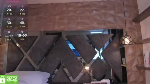 Snapshot of venus_velez chatting on April 23, 2026, 12:04 pm Venus online show from April 23, 2026, 12:04 pm