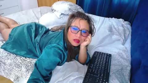 venushot1xx online show from February 9, 2026, 11:47 am