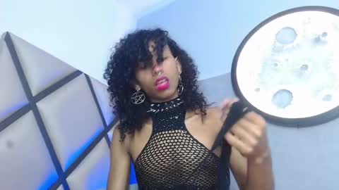 venuss_03 online show from May 24, 2026, 3:44 am