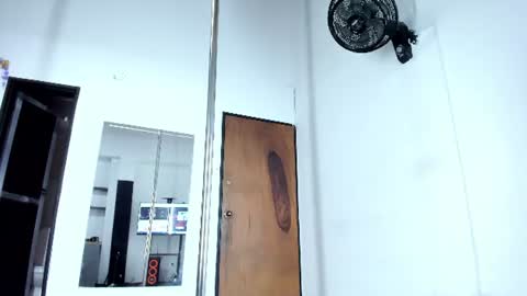 venuss_03 online show from July 7, 2026, 7:23 am