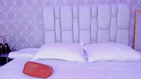 Venus  online show from December 19, 2025, 12:23 pm