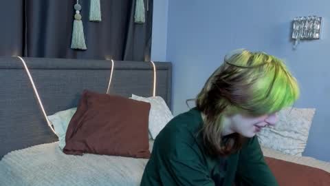 Erica online show from September 25, 2025, 8:12 pm